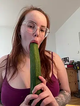 Mona-Peaches online show from January 30, 8:32 am