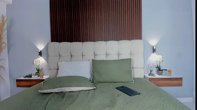 Snapshot of sofi_potter_ chatting on February 18, 6:59 pm sofi potter online show from February 18, 6:59 pm