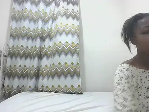 Snapshot of sexy__candyy chatting on June 10, 4:28 pm sexy candyy online show from June 10, 4:28 pm