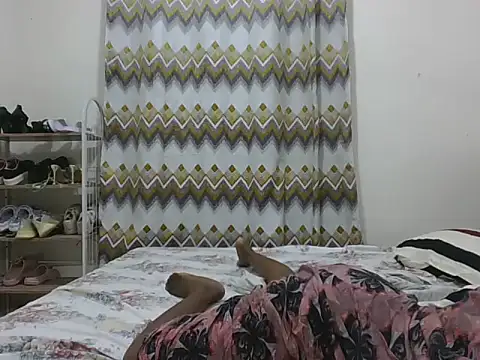 Snapshot of sexy__candyy chatting on June 20, 8:33 pm sexy candyy online show from June 20, 8:33 pm