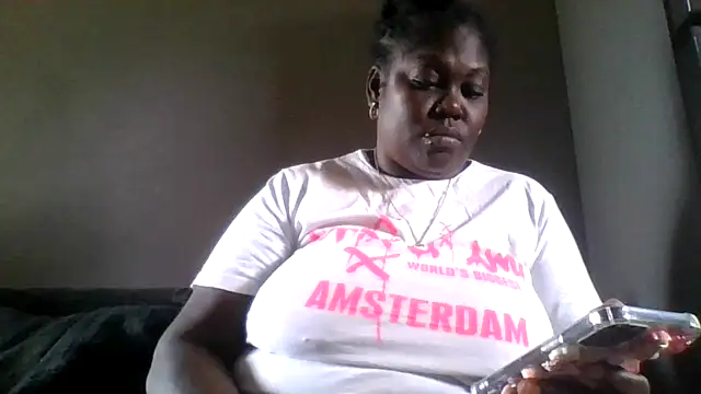 Snapshot of XgeileKutje chatting on May 13, 1:19 pm XgeileKutje online show from May 13, 1:19 pm