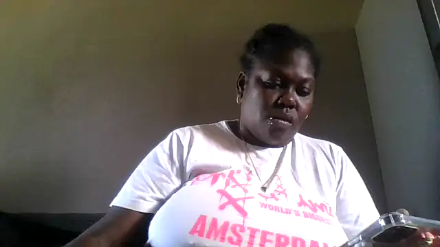 Snapshot of XgeileKutje chatting on May 15, 5:09 pm XgeileKutje online show from May 15, 5:09 pm