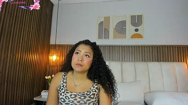 Snapshot of Ashleyy23x chatting on May 26, 7:21 pm Ashleyy23x online show from May 26, 7:21 pm