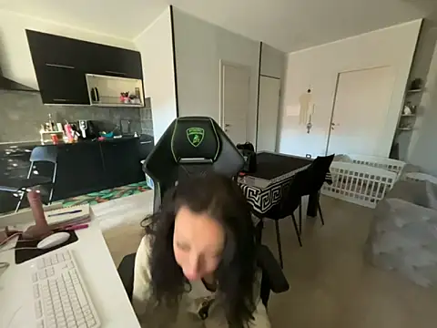 Chloe Ricci online show from November 12, 7:53 am