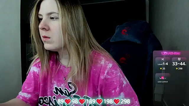 Olivia Munk online show from January 13, 4:18 am