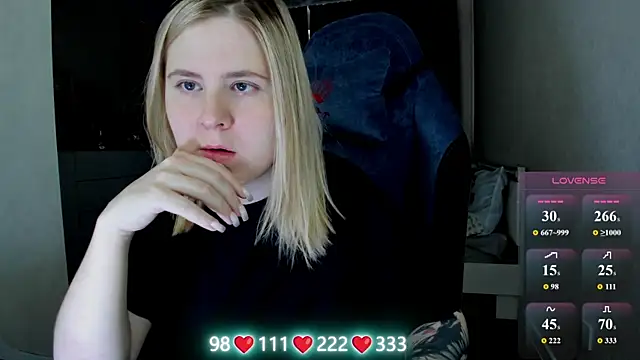 Snapshot of Olivia_Munk chatting on May 19, 3:46 am Olivia Munk online show from May 19, 3:46 am
