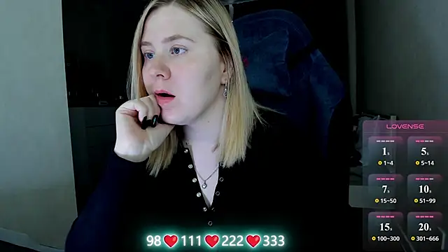 Snapshot of Olivia_Munk chatting on May 21, 3:57 am Olivia Munk online show from May 21, 3:57 am