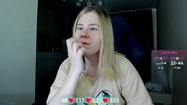 Snapshot of Olivia_Munk chatting on June 11, 6:33 am Olivia Munk online show from June 11, 6:33 am