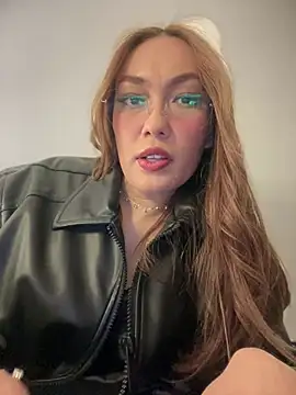 Snapshot of MichelleFerry_ chatting on January 5, 4:58 am MichelleFerry online show from January 5, 4:58 am