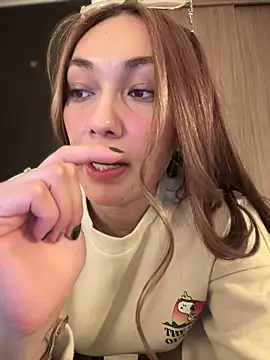 Snapshot of MichelleFerry_ chatting on February 1, 5:07 am MichelleFerry online show from February 1, 5:07 am