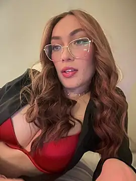 Snapshot of MichelleFerry_ chatting on February 2, 4:05 am MichelleFerry online show from February 2, 4:05 am