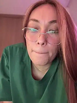 Snapshot of MichelleFerry_ chatting on March 1, 10:13 am MichelleFerry online show from March 1, 10:13 am