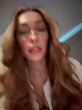 Snapshot of MichelleFerry_ chatting on September 13, 12:21 am MichelleFerry online show from September 13, 12:21 am