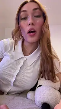 Snapshot of MichelleFerry_ chatting on November 14, 3:16 am MichelleFerry online show from November 14, 3:16 am