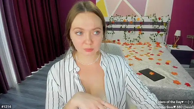 Snapshot of LizaGost chatting on October 9, 11:52 am LizaGost online show from October 9, 11:52 am