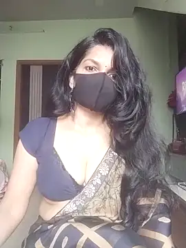 Snapshot of Shuttii_25 chatting on October 31, 4:57 am Shuttii 25 online show from October 31, 4:57 am