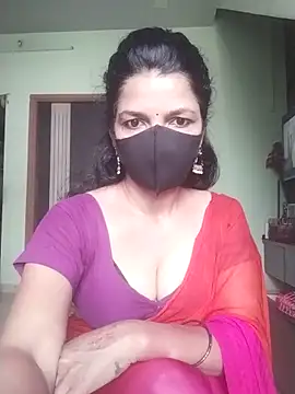 Snapshot of Shuttii_25 chatting on November 4, 5:06 am Shuttii 25 online show from November 4, 5:06 am