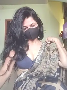 Snapshot of Shuttii_25 chatting on November 10, 7:40 am Shuttii 25 online show from November 10, 7:40 am