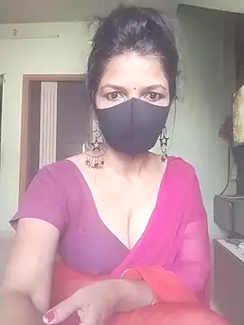 Snapshot of Shuttii_25 chatting on November 11, 4:23 am Shuttii 25 online show from November 11, 4:23 am