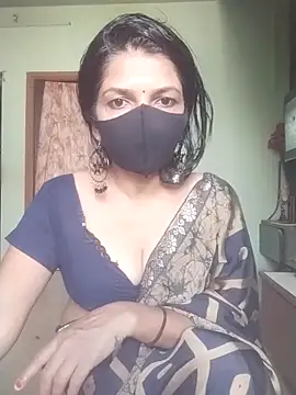 Snapshot of Shuttii_25 chatting on November 13, 6:45 am Shuttii 25 online show from November 13, 6:45 am