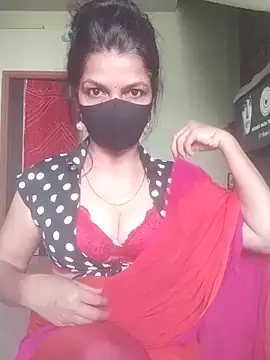 Snapshot of Shuttii_25 chatting on February 4, 5:57 am Shuttii 25 online show from February 4, 5:57 am