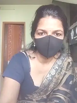 Snapshot of Shuttii_25 chatting on February 11, 5:56 am Shuttii 25 online show from February 11, 5:56 am