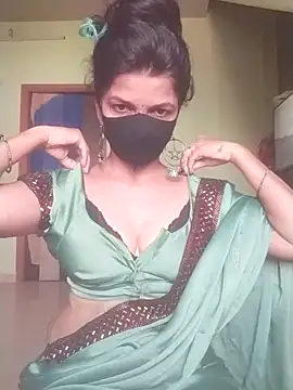 Snapshot of Shuttii_25 chatting on February 25, 5:50 am Shuttii 25 online show from February 25, 5:50 am