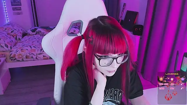 Yumi Youkai online show from February 10, 4:44 pm