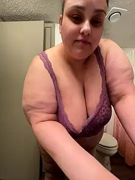 Snapshot of bbwredhead chatting on December 5, 4:09 am bbwredhead online show from December 5, 4:09 am