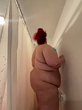 Snapshot of bbwredhead chatting on January 17, 1:15 am bbwredhead online show from January 17, 1:15 am