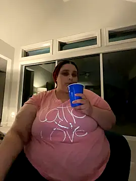 Snapshot of bbwredhead chatting on October 5, 2:32 am bbwredhead online show from October 5, 2:32 am
