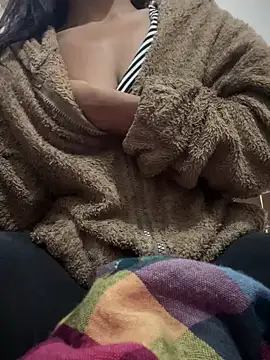 Snapshot of PARI_Hun chatting on December 29, 3:11 am PARI Hun online show from December 29, 3:11 am