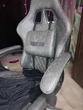 Snapshot of PARI_Hun chatting on February 5, 1:58 am PARI Hun online show from February 5, 1:58 am