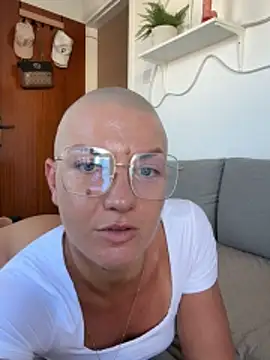 Snapshot of PaulinaSchubert1 chatting on October 27, 1:15 pm PaulinaSchubert1 online show from October 27, 1:15 pm