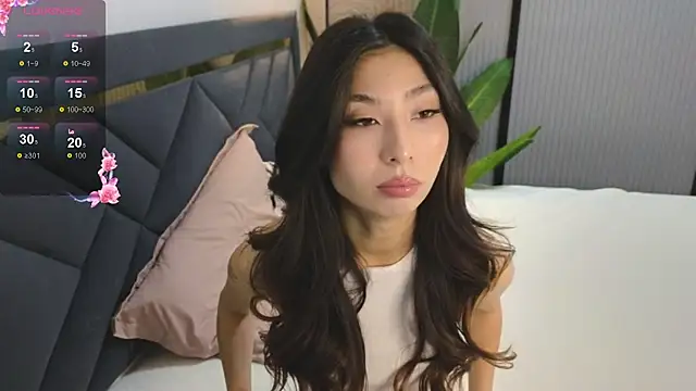 Snapshot of TrishaRey chatting on October 24, 4:31 am TrishaRey online show from October 24, 4:31 am