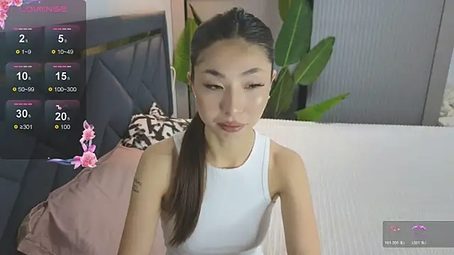 Snapshot of TrishaRey chatting on November 22, 4:33 am TrishaRey online show from November 22, 4:33 am