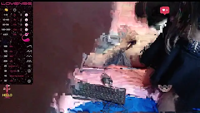 Snapshot of luxury_sex_17 chatting on May 18, 5:41 pm luxury sex 17 online show from May 18, 5:41 pm