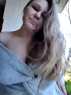 Snapshot of SexyMichellexo chatting on February 9, 9:37 am SexyMichellexo online show from February 9, 9:37 am