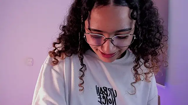 Snapshot of DAHLIA_BROWNIE chatting on March 13, 4:49 am DAHLIA BROWNIE online show from March 13, 4:49 am