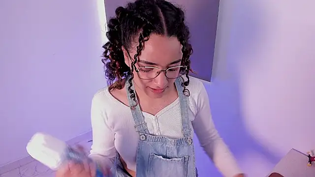 Snapshot of DAHLIA_BROWNIE chatting on March 14, 7:55 pm DAHLIA BROWNIE online show from March 14, 7:55 pm