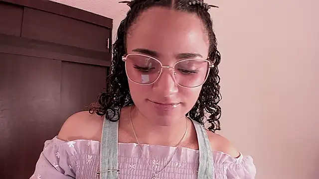 Snapshot of DAHLIA_BROWNIE chatting on September 16, 8:43 pm DAHLIA BROWNIE online show from September 16, 8:43 pm