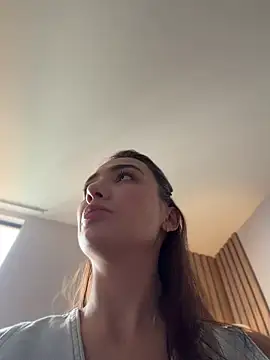 Snapshot of AnnaCastillo_ chatting on June 4, 8:15 pm AnnaCastillo online show from June 4, 8:15 pm