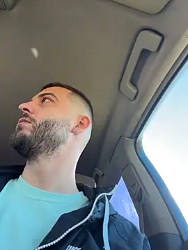 ElChapoGuzman95 online show from March 11, 7:36 am