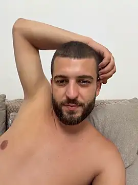 ElChapoGuzman95 online show from June 10, 6:18 pm