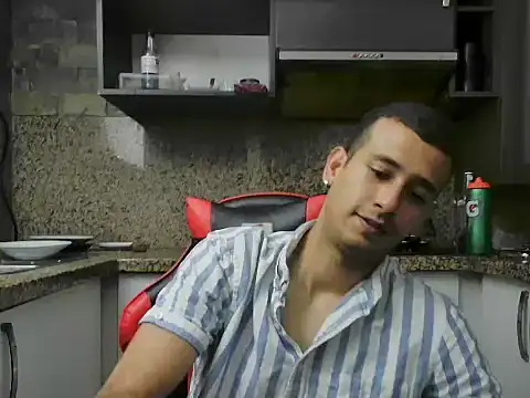 talktome4 online show from August 5, 12:57 am