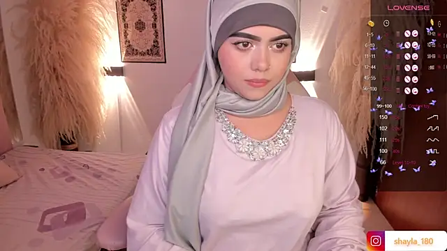 Snapshot of shayla_18 chatting on December 4, 7:45 pm shayla 18 online show from December 4, 7:45 pm