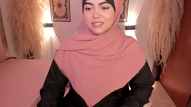 Snapshot of shayla_18 chatting on December 17, 6:42 pm shayla 18 online show from December 17, 6:42 pm