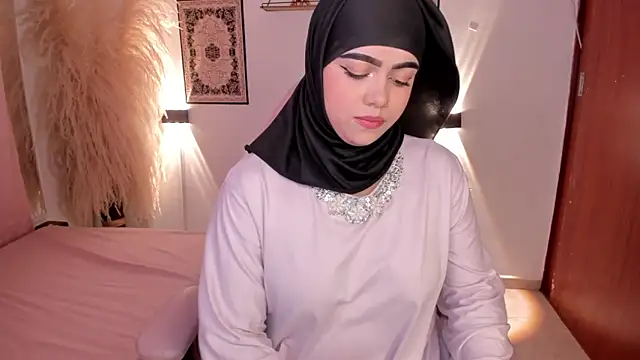 Snapshot of shayla_18 chatting on January 23, 7:51 pm shayla 18 online show from January 23, 7:51 pm