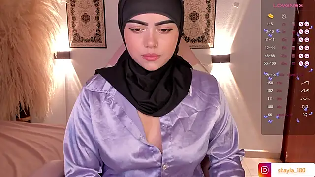 Snapshot of shayla_18 chatting on February 6, 2:22 am shayla 18 online show from February 6, 2:22 am