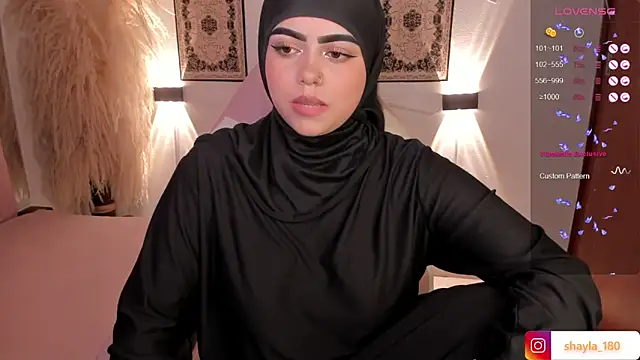 Snapshot of shayla_18 chatting on February 8, 9:46 pm shayla 18 online show from February 8, 9:46 pm